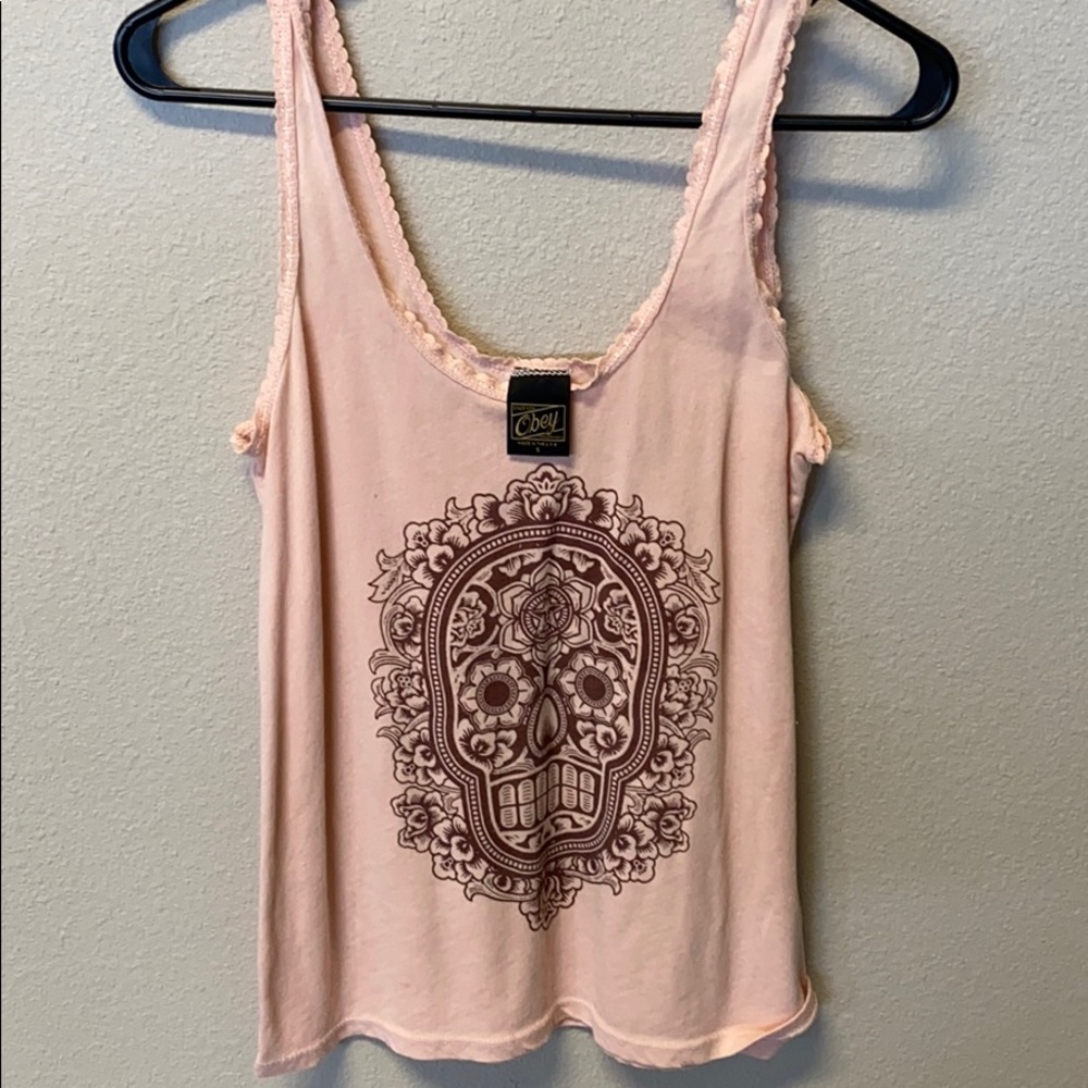 Graphic tank